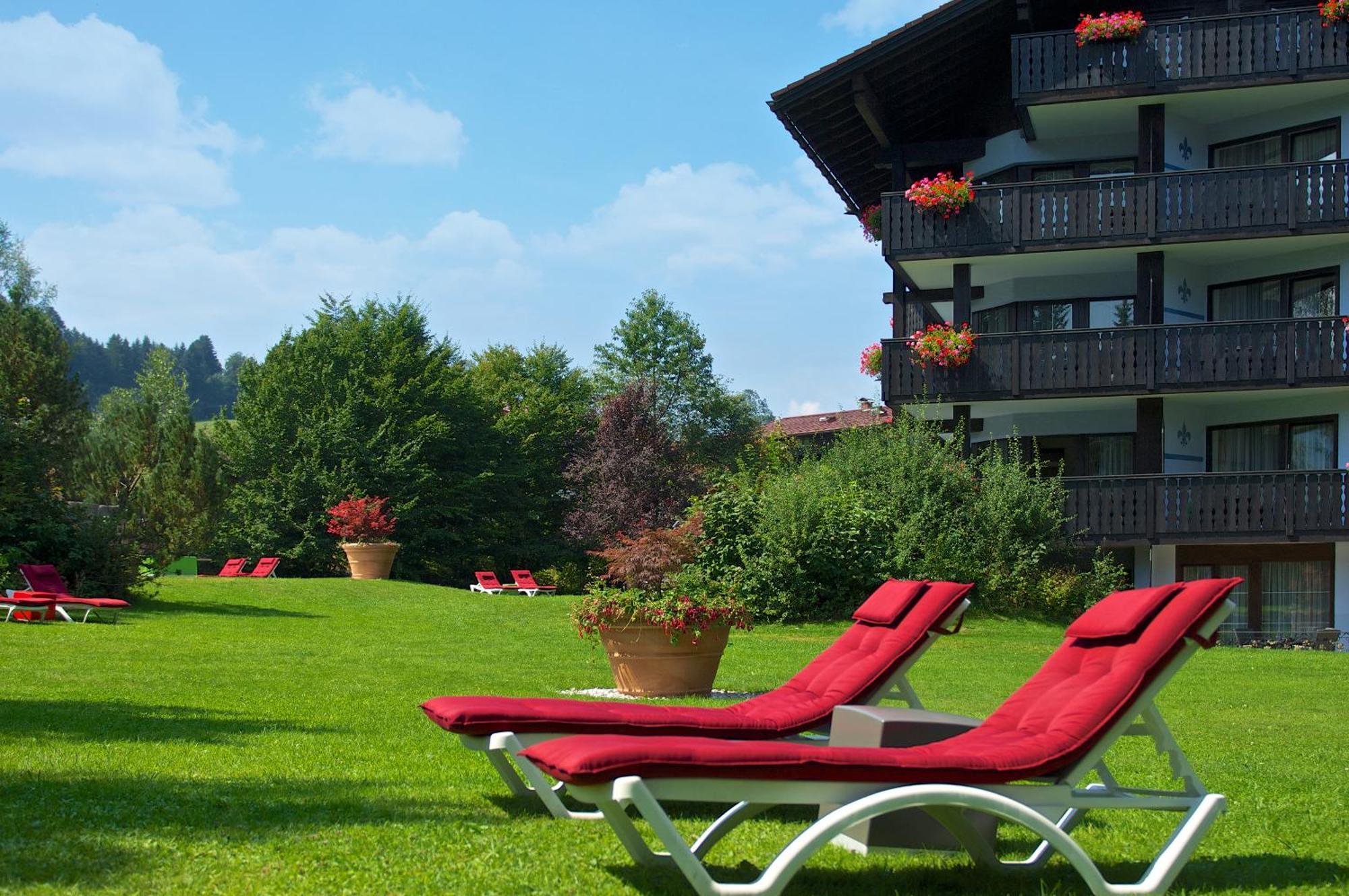 Alpin & Wellness Resort Hotel Ludwig Royal Оберщауфен Екстериор снимка